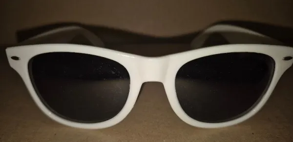  Sonnenbrille Weiß