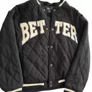 FB SISTER Damen Collegejacke Schwarz mit Steppung und Schriftzug – Größe M