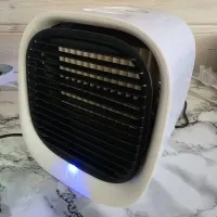 ❄️ Kompakte Abkühlung direkt am Schreibtisch 166 x 152 x 145 mm