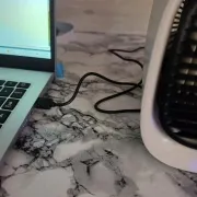 ❄️ Kompakte Abkühlung direkt am Schreibtisch 166 x 152 x 145 mm